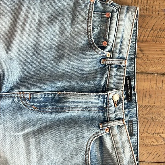 MODERN AMERICAN
DOHENY - Picture 4 of 9